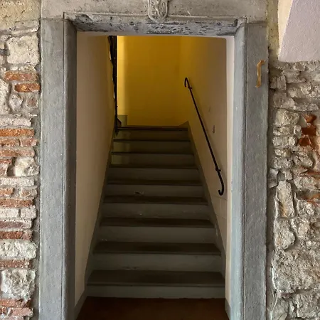 Colleoni Проживання в сім'ї
